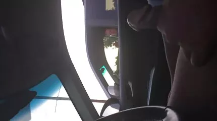 J Mac hanteert pornofilms bekijken een grote lul in het gat van het blondje.