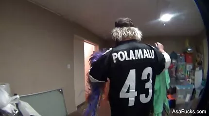 Meisje neukt pornofilms bekijken met haar minnaar.