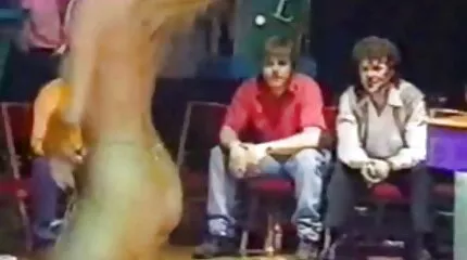 Hij slikt lul en krijgt sperma gratis pornofilms kijken in zichzelf.