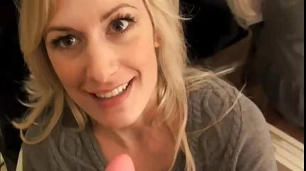 Scarlet Skies zuigt seksfilms kijken lul.