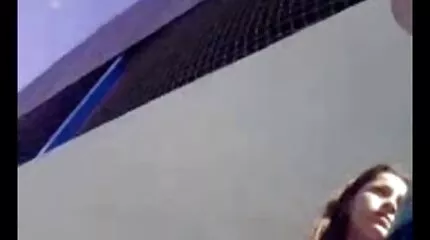 AngeloOungs neukt een zwarte collega terwijl hij een ander gratis pornofilms kijken huis schoonmaakt.