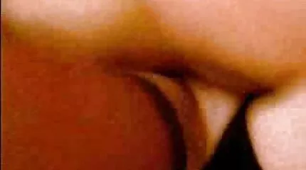 Studs Kont gratis porno film kijken Nigga op de tafel samen.