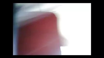 Stiefmoeder sexfilms bekijken en stiefdochter neuken met vriendje.