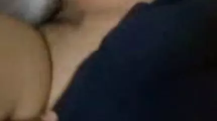 Sleep een volwassen in het zwembad. pornofilms gratis kijken