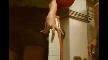 bb seksfilm kijken fa has seks met een jong Veiligheid guard.