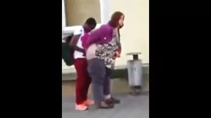 Monroe sliep met de broer van haar vriend. gratis pornofilms kijken