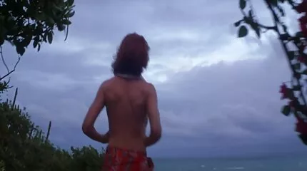 Meisje zuigt lullen gratis erotische film kijken van gaten in de muur.