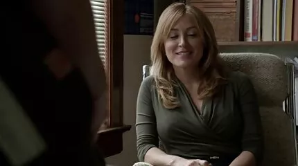 Engel scopaOungs neukt als clockwork na gratis neukfilm het proberen op deze bril.
