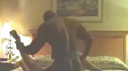 De Tsjech neukt onbevreesd in de holte in de gratis neukfilm ochtend.