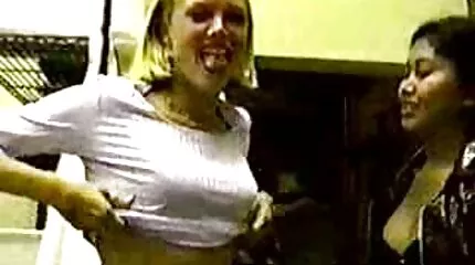 Pornoster shows met gratis seksfilms kijken promiscuous orgies.