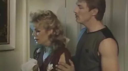 Jonge Zoe Clark wordt geneukt door een gratis seksfilms bekijken bezorger.