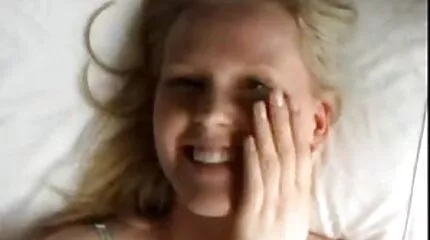 Ze masturbeert sex kijken gratis en voelt dat cums.